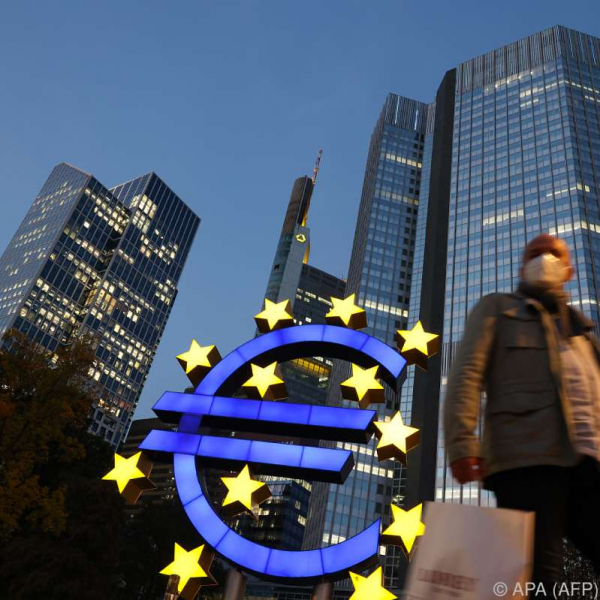 For the time being, the ECB is not tightening its anti-crisis course any further