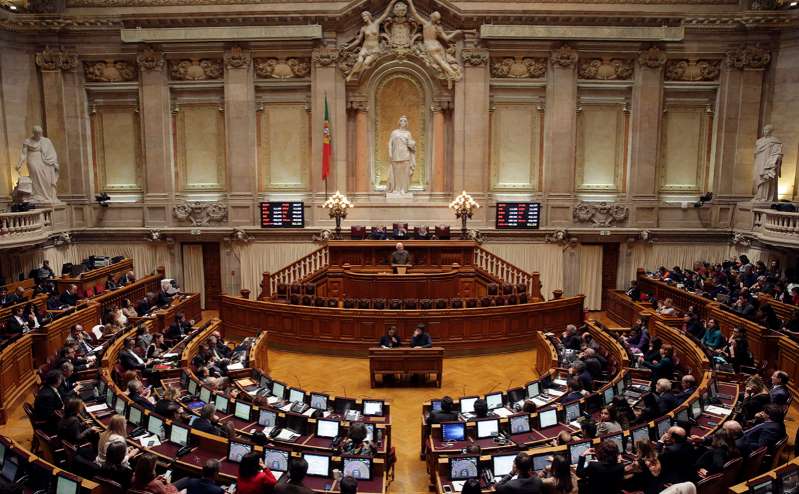 Portuguese parliament approves law to legalize euthanasia