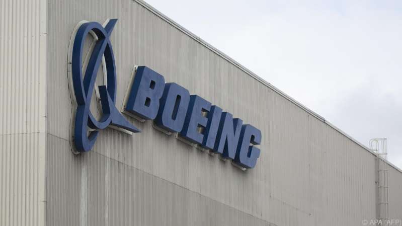 Boeing jets threatened with flight ban after engine damage