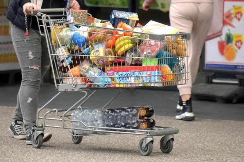 Inflation is falling: cheap food drives down prices