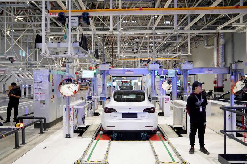 Break for Model 3 production: Tesla is out of chips