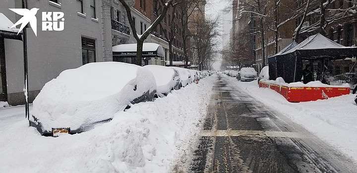 Washington and New York covered with snow