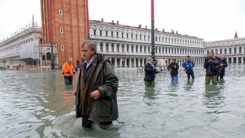 Venice: usually floods, but now dry canals