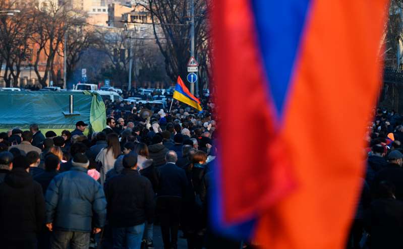 Armenian parliament abolishes martial law in the country