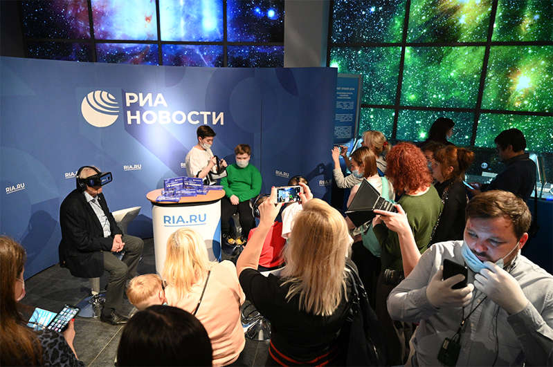 What kind of virtual reality project was opened at the Moscow Planetarium?