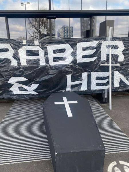 A fan protest before the Austria meetings