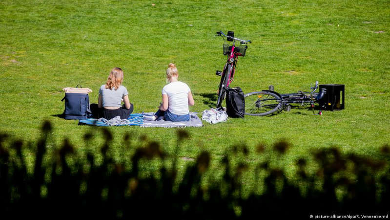 Can you get infected with coronavirus outdoors? What Scientists Say