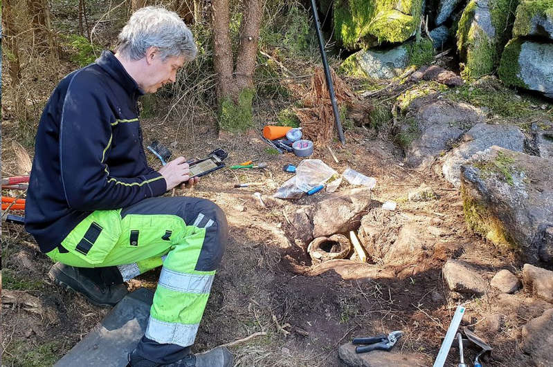 Necklaces, bracelets and hairpins: a Bronze Age treasure found in a forest in Sweden