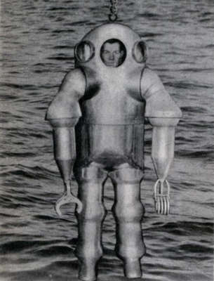 What the first wetsuits looked like (scary photos)