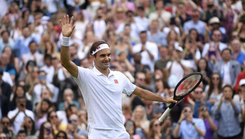 Wimbledon: Federer, Zverev and Berrettini move into the round of 16