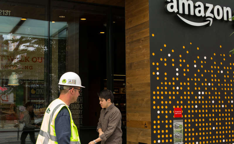 Amazon will pay shoppers in stores $ 10 for palm prints