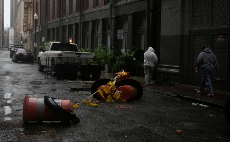 New Orleans completely without electricity due to Hurricane Ida