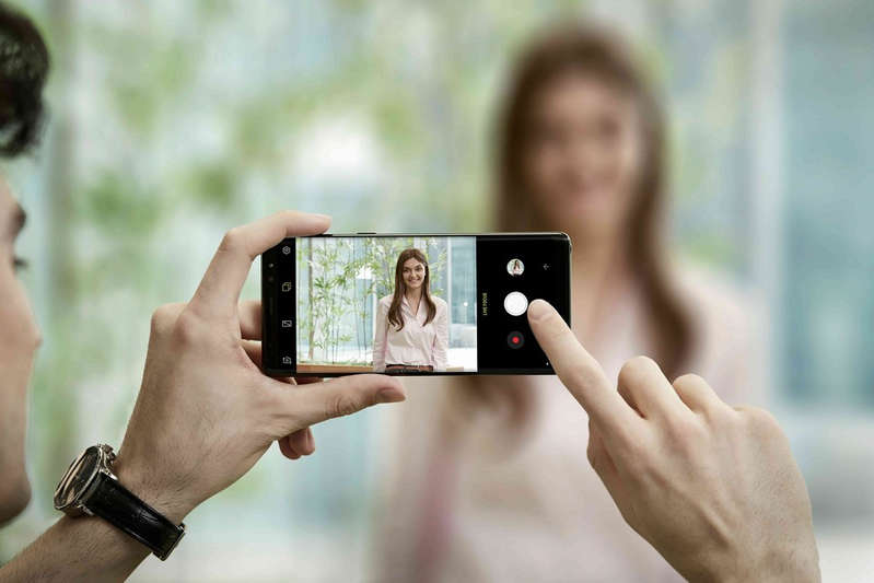 Optical versus digital: which stabilization is better and why is it needed at all