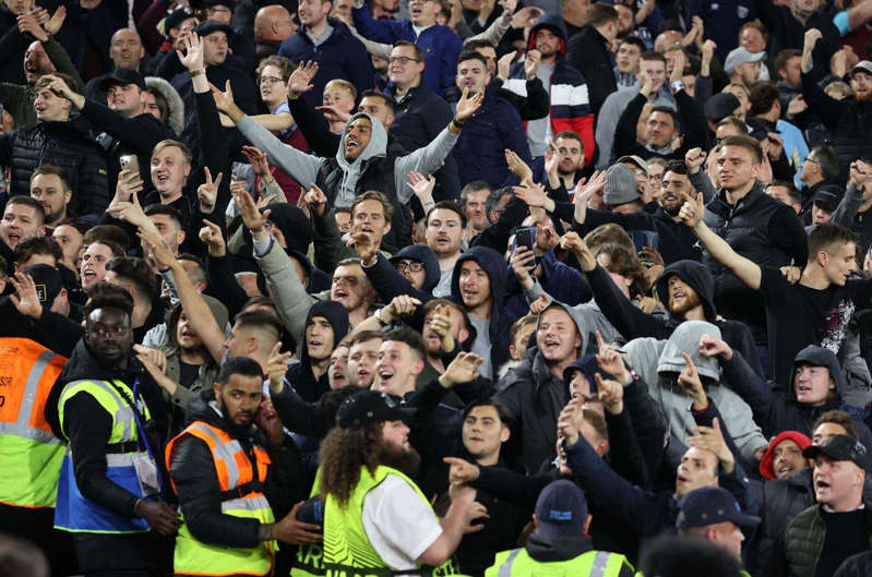 British media shoot hard at Rapid fans