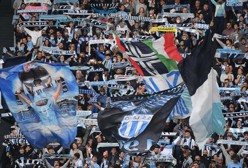Fascist gestures and shouts at Lazio are causing a stir