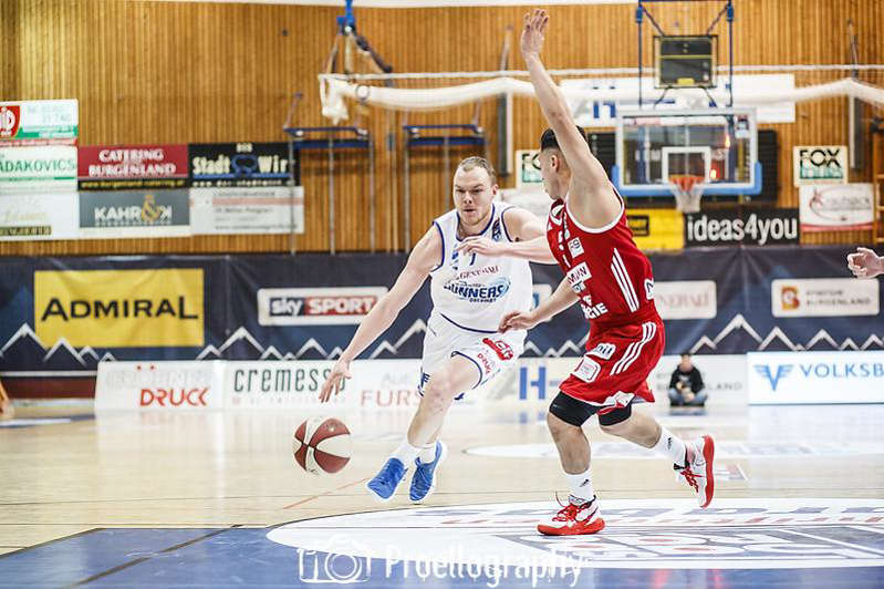 Baskets only for vaccinated people: basketball league relies on mandatory vaccination