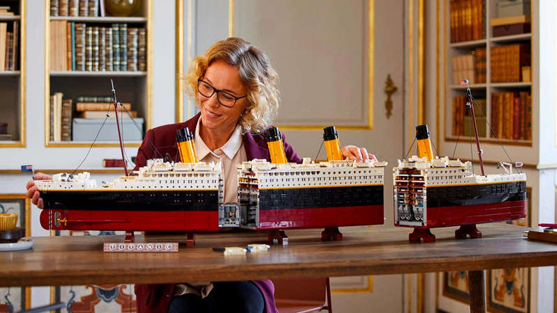 Lego presented an exact copy of the Titanic from more than 11 thousand parts