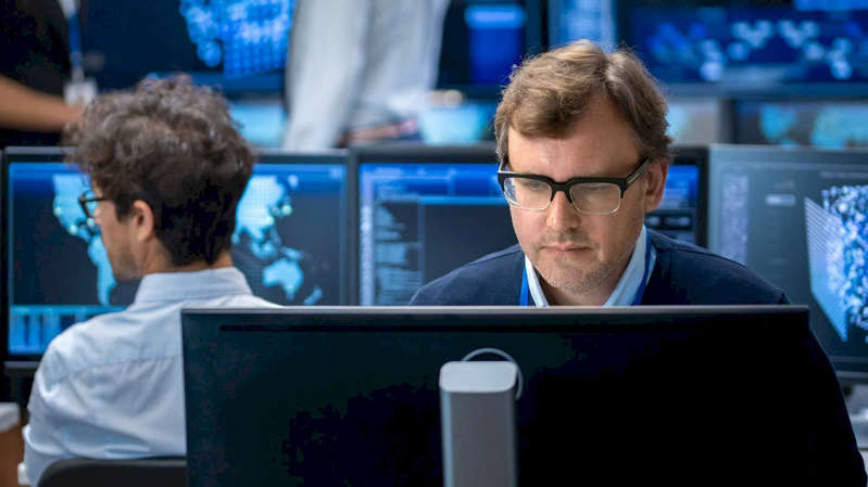 Russian officials will begin to test for knowledge of cybersecurity
