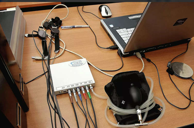 A lie detector that responds to a glance will appear in Russia