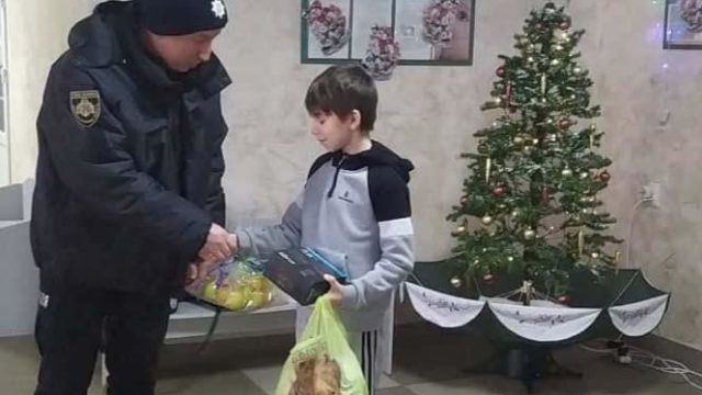  The son warmed up with his warmth: in Pavlograd they rescued a father and a boy lost in the forest 