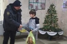  The son warmed up with his warmth: in Pavlograd, they saved a father and a boy lost in the forest 