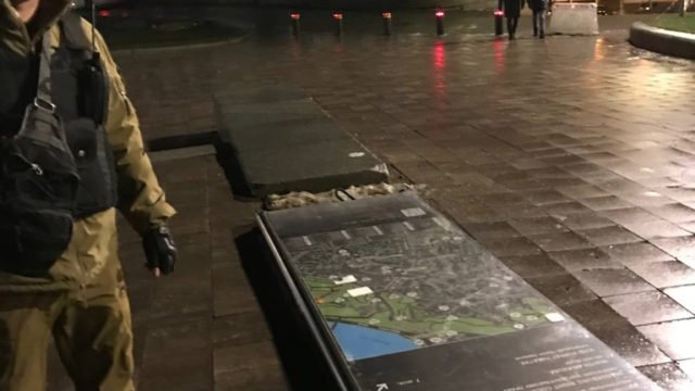  In Kiev, the glass on the Klitschko pedestrian bridge was once again damaged 