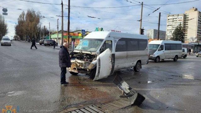 The driver did not hear special signals: in Zaporozhye, the minibus collided with a fire truck