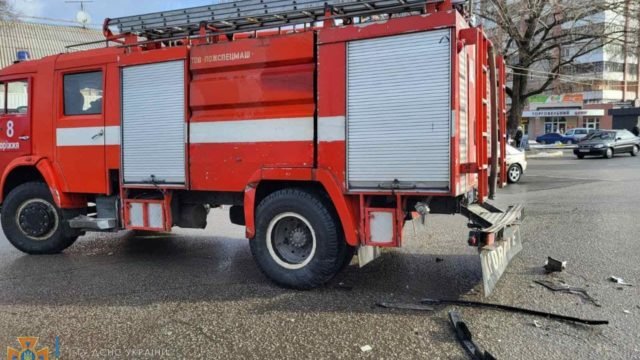 The driver did not hear special signals: in Zaporozhye, the minibus collided with a fire truck