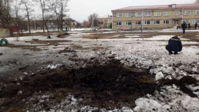 Aggravation in Donbass: occupiers shell hit the courtyard of the Lyceum, in which there were 30 students