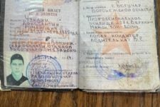 They asked for diesel fuel: in the Kharkiv region, two Russian military men came to the police themselves