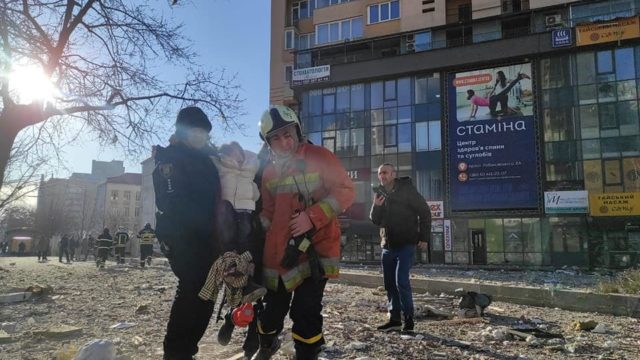 The rocket of the invaders hit a residential building in Kyiv: there is significant damage