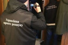 They pulled out a bag with money: in Kovel, a man was beaten in the entrance, his wife saved him