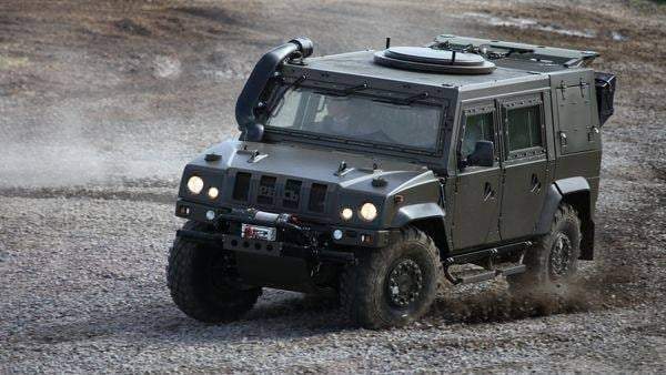 The pride of the Russian defense industry: the Lynx armored car ; before and after the meeting with the defenders of Ukraine