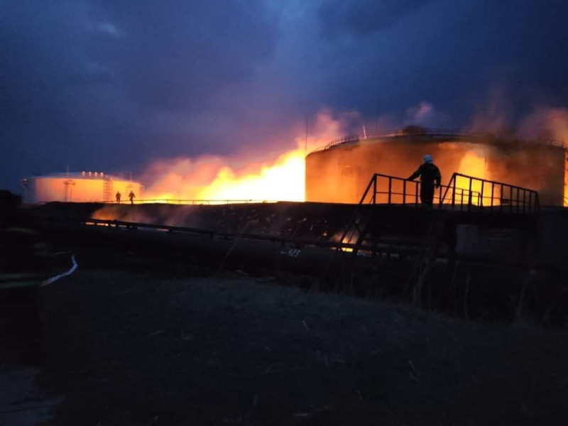 Occupants fired on an oil depot, a school and dozens of houses in Severodonetsk – photo bloquote cke-markup
