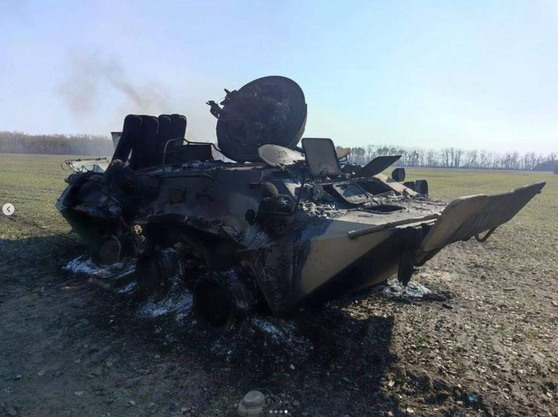 The military destroyed an enemy armored personnel carrier in the Chernihiv region