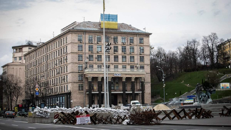 Embassies return en masse to Kiev : what does this mean and is it safe in the capital