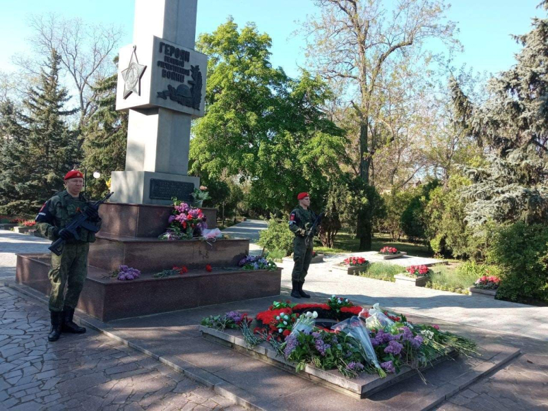  They barely gathered people: in occupied Kherson, the Russians held a meeting with tricolors