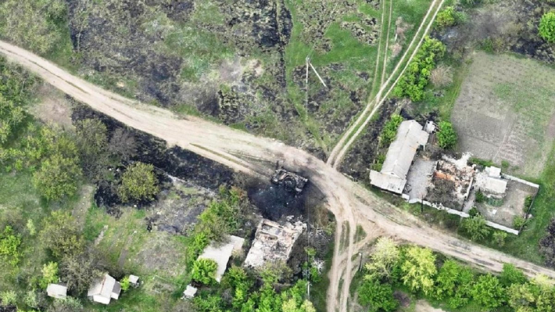 The crew burned down along with the equipment: the Nikolaev paratroopers destroyed the armored vehicles of the Russians