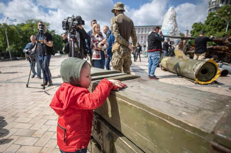 "They dreamed of reaching the Atlantic Ocean": the scrap metal of the Russians, which was exhibited in Kyiv, will go to Europe