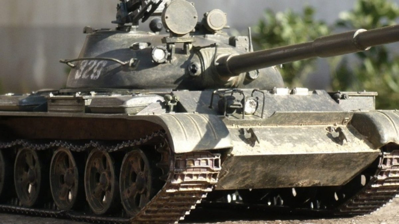 Invaders re-mothballed Soviet T-62 tanks were brought to Melitopol