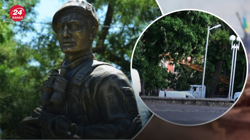 Russians destroyed the monument to the border guards in occupied Kherson