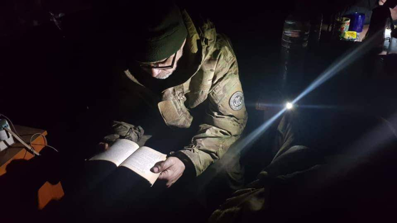 The State Border Service showed what the soldiers at Azovstal do in between battles