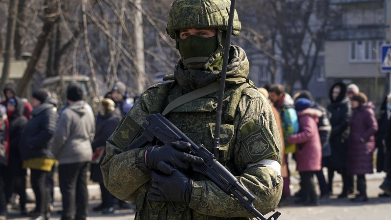 Seen for the first time: occupiers in the Kyiv region stole electric kettles without coasters