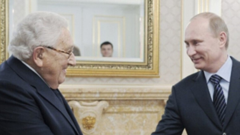 For " partition" of the territory of Ukraine were taken by wimps and seniles