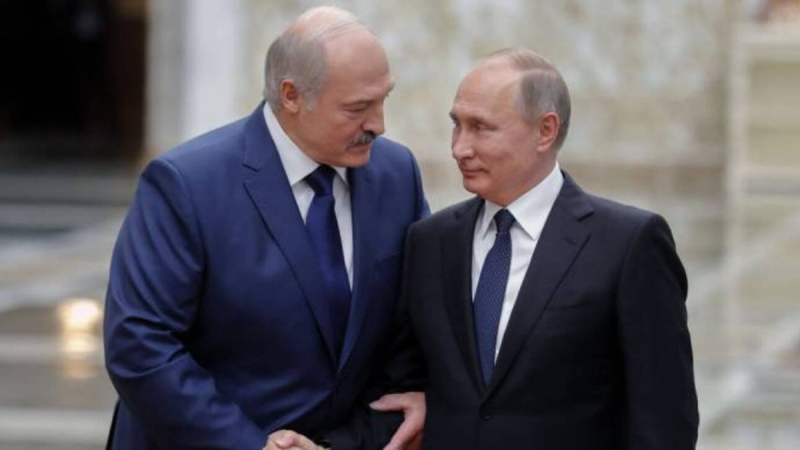 Lukashenko complained to Putin about NATO aviation and demands mirror measures
