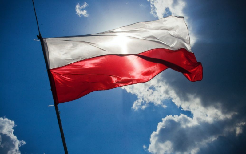 Russia is being asked for clarification because of the flags on Polish memorials