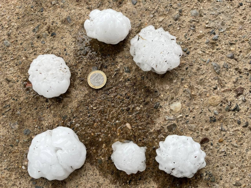 Great hail hit Spain: a small child died