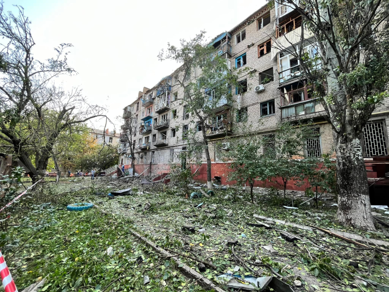 The Russians destroyed the alley in Pushkin Park in the center of Kramatorsk: it looks like they were hit with S-300