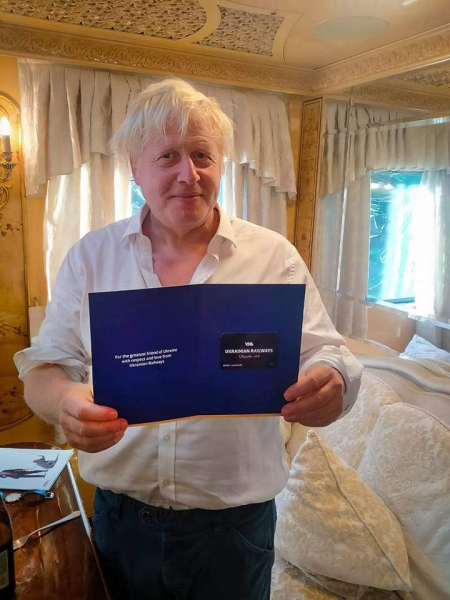 Johnson redeemed the stamp in Kyiv for Independence Day and became a member of the Ukrzaliznytsia club