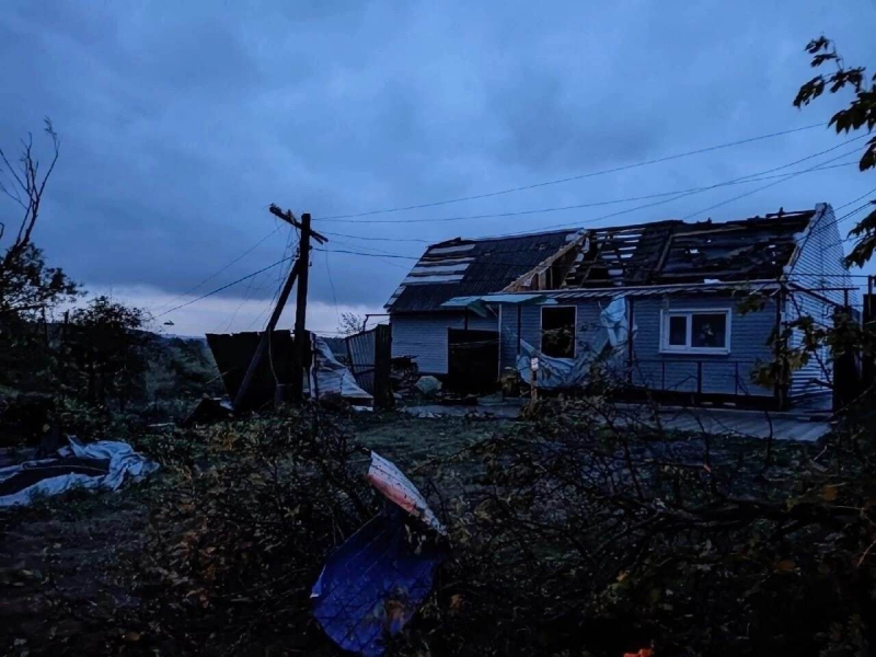 Roofs torn off, broken trees and casualties: terrible weather hit the Kursk region